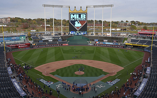 Royals beat Mets in 14 innings on walk-off RBI sac fly